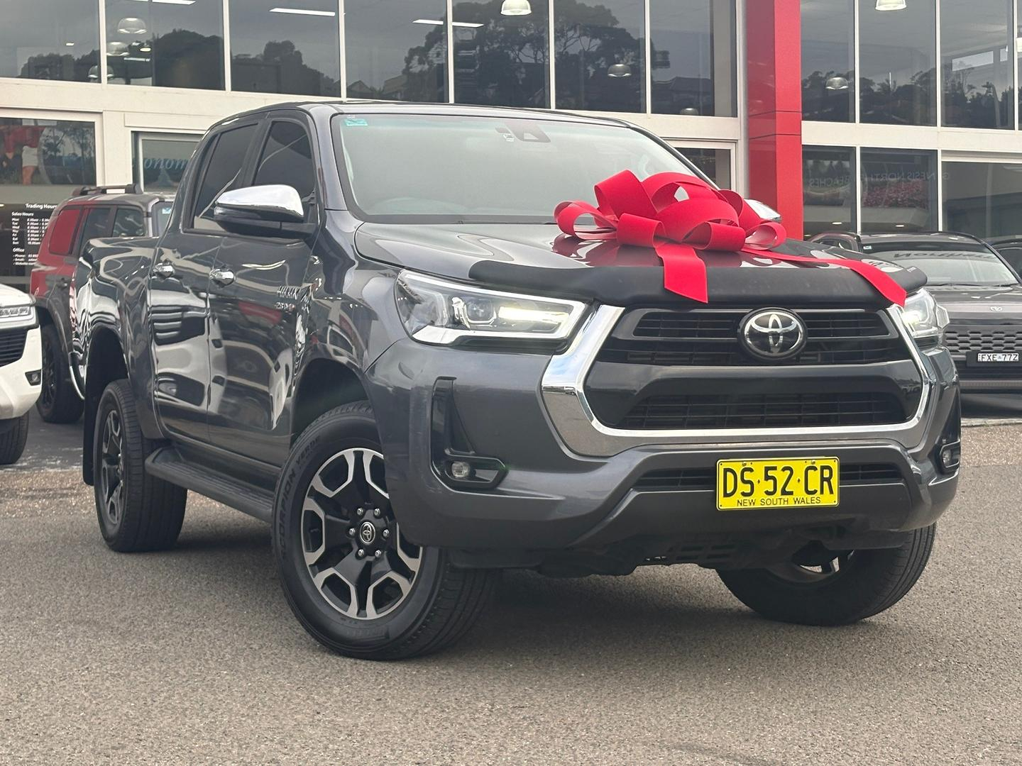 Image of 2022 Toyota HILUX SR5