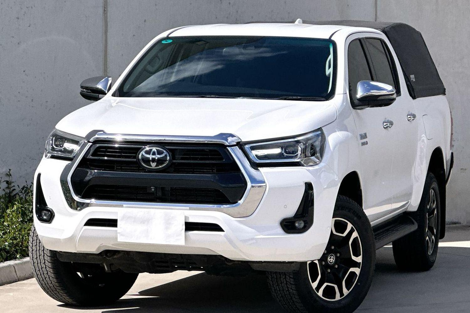 Image of 2022 Toyota Hilux SR5
