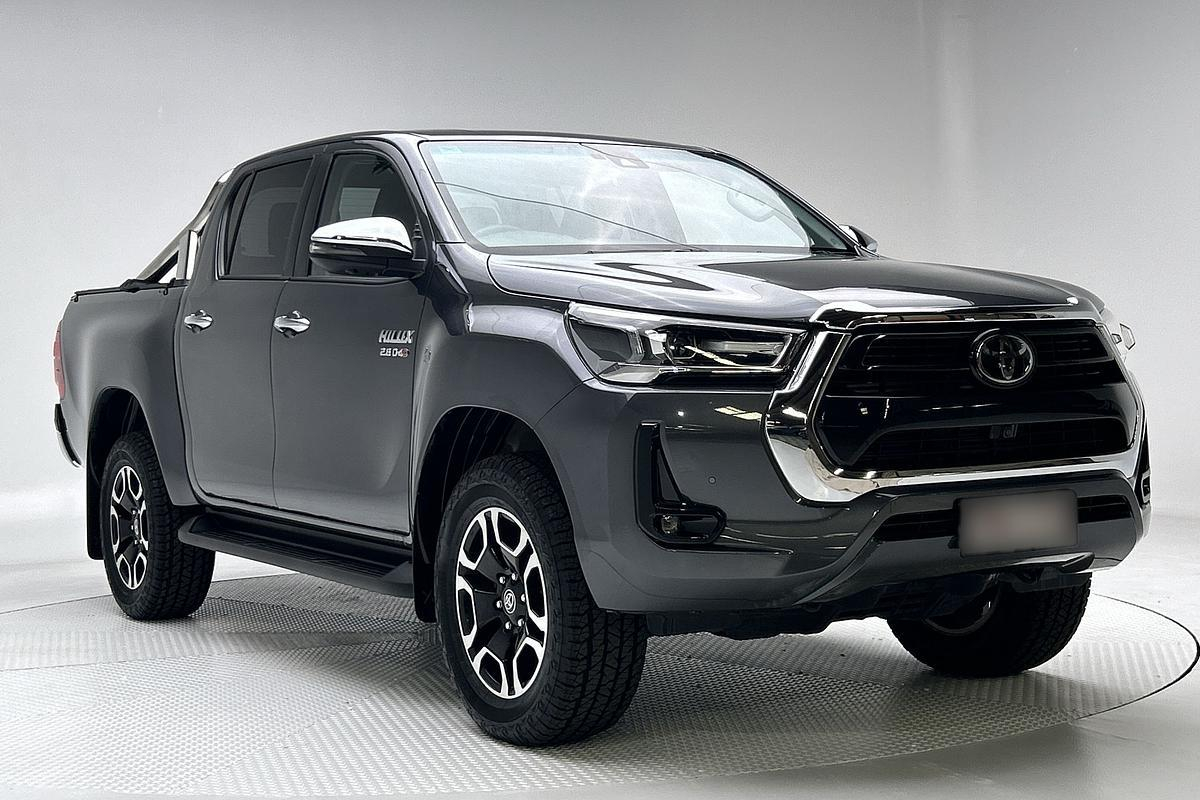 Image of 2023 Toyota Hilux 4x4 SR5