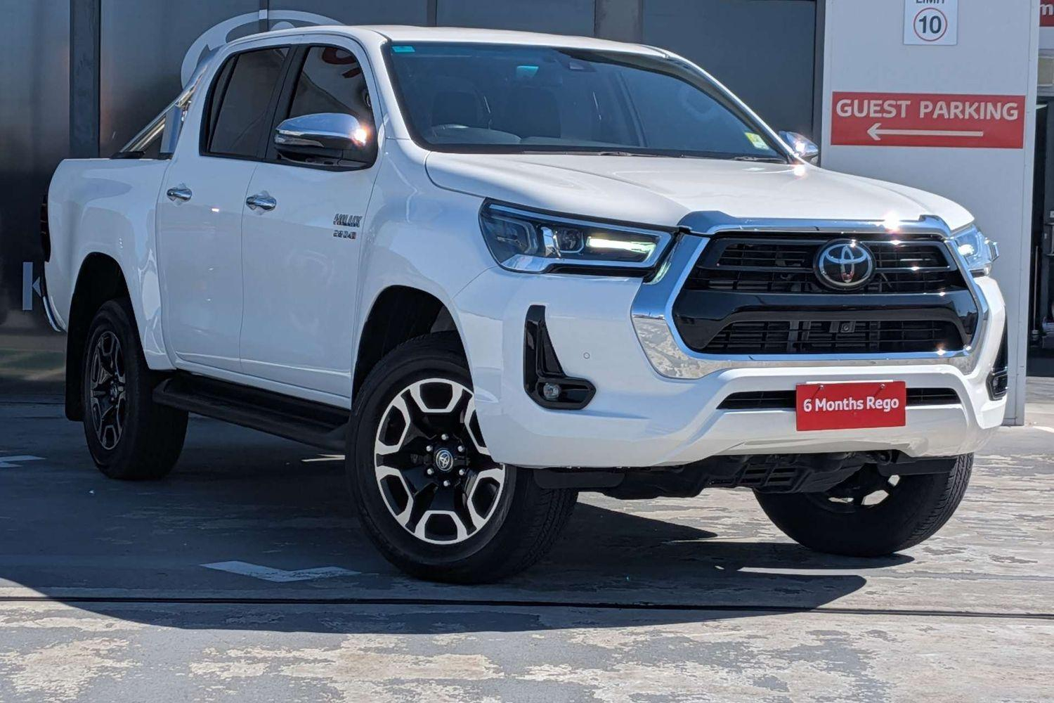 Image of 2023 Toyota Hilux SR5