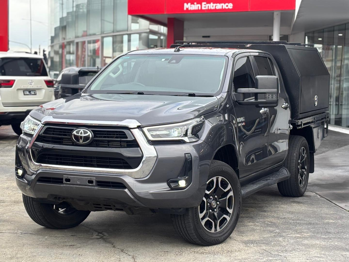 Image of 2020 Toyota Hilux SR5