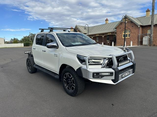 Image of 2021 Toyota Hilux SR5