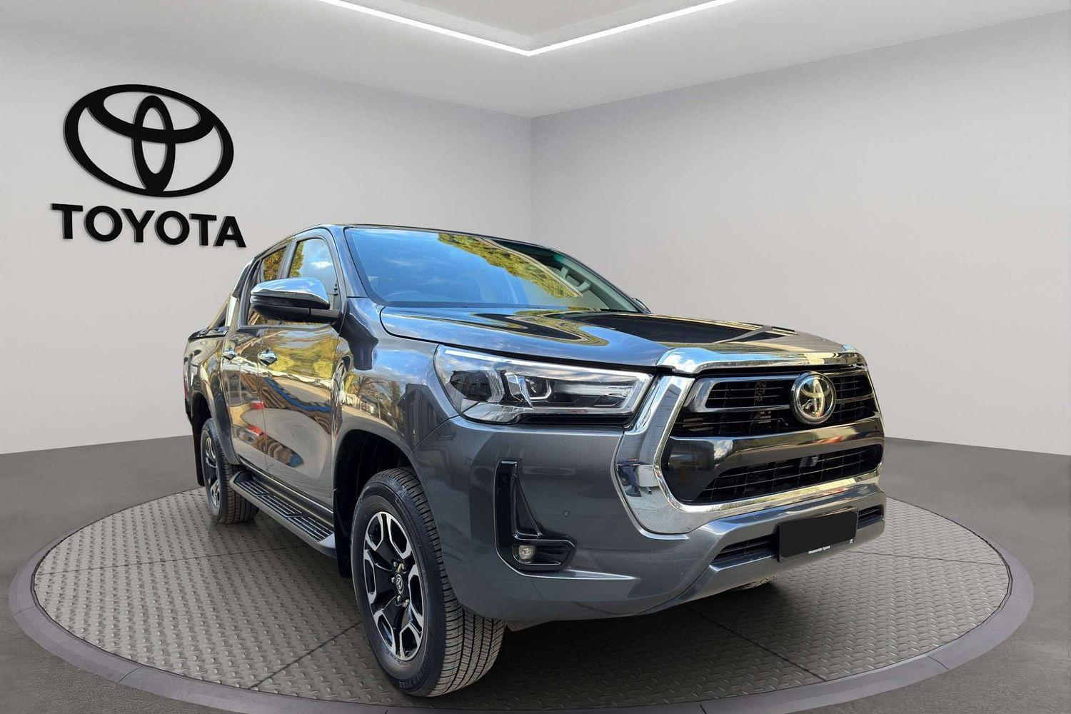 Image of 2023 Toyota Hilux SR5
