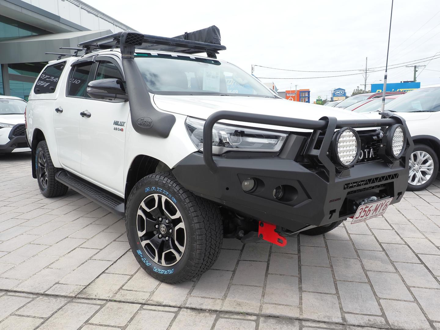 Image of 2025 Toyota Hilux 4x4 SR5