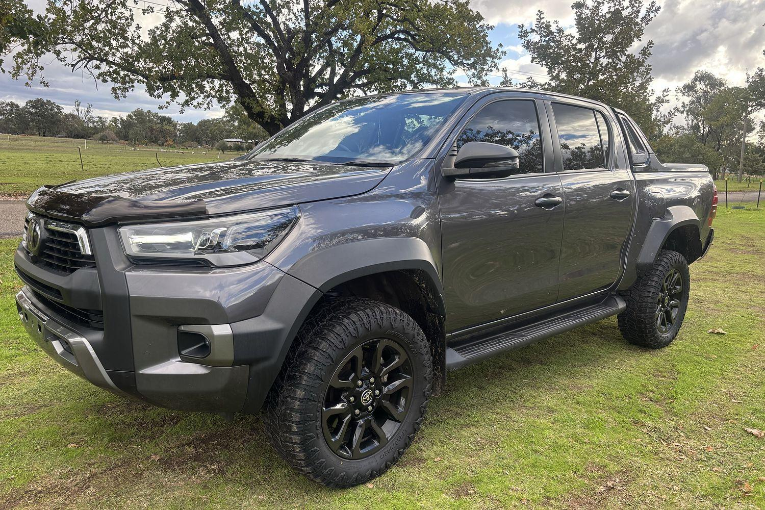 Image of 2023 Toyota Hilux 4x4 Rogue