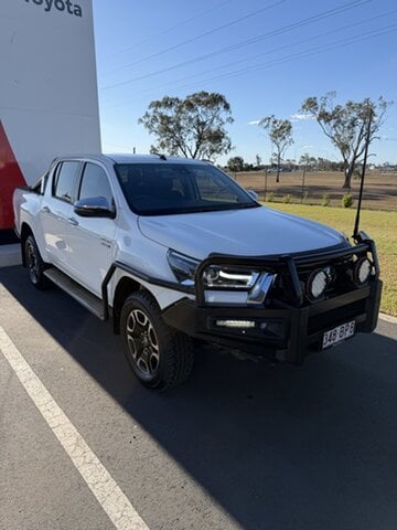 Image of 2021 Toyota Hilux SR5