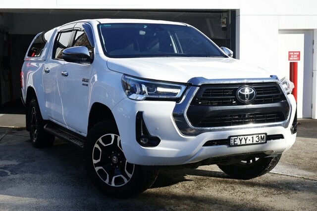 Image of 2023 Toyota Hilux 4x4 SR5