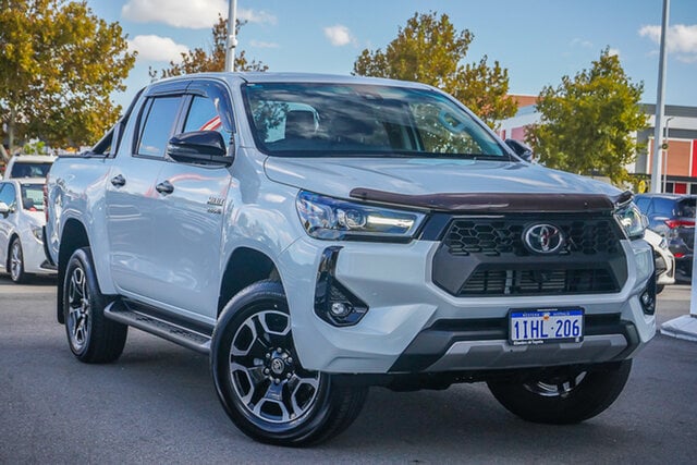 Image of 2024 Toyota Hilux 4x4 SR5