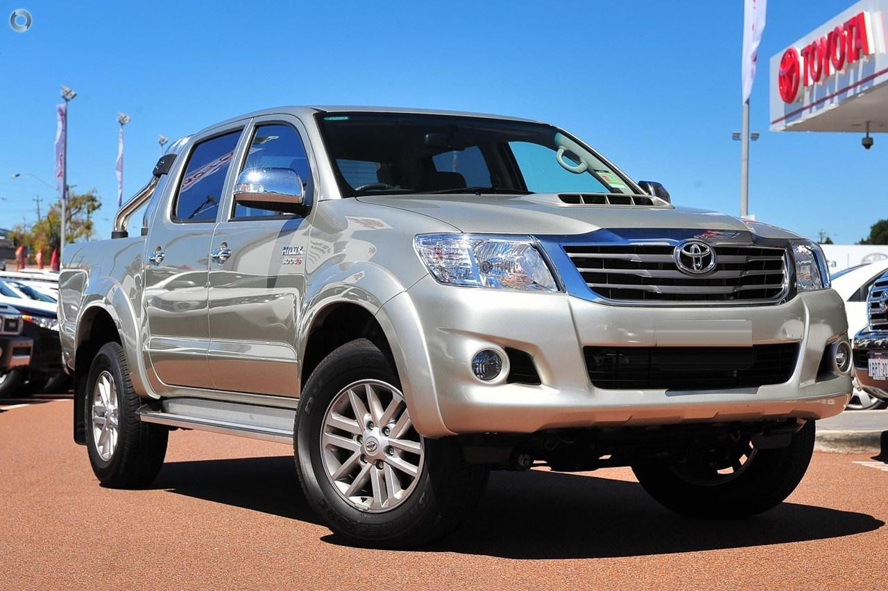 Image of 2013 Toyota Hilux SR5