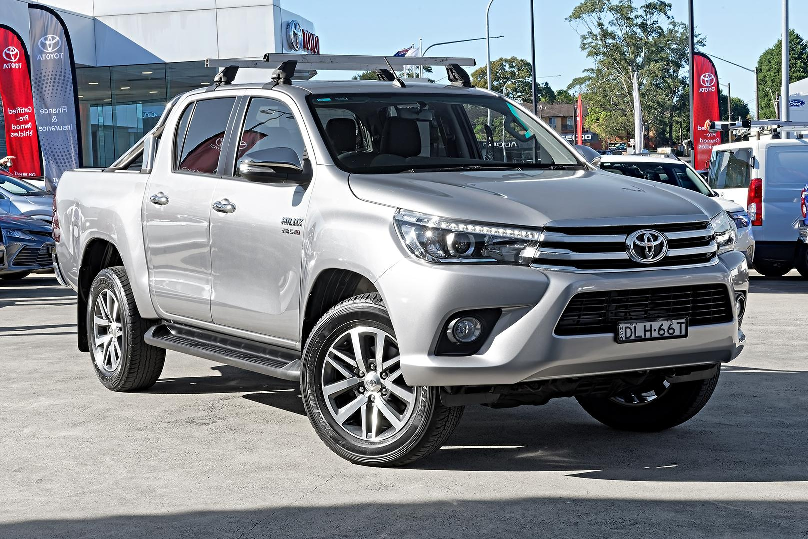 Image of 2016 Toyota Hilux 4x4 SR5