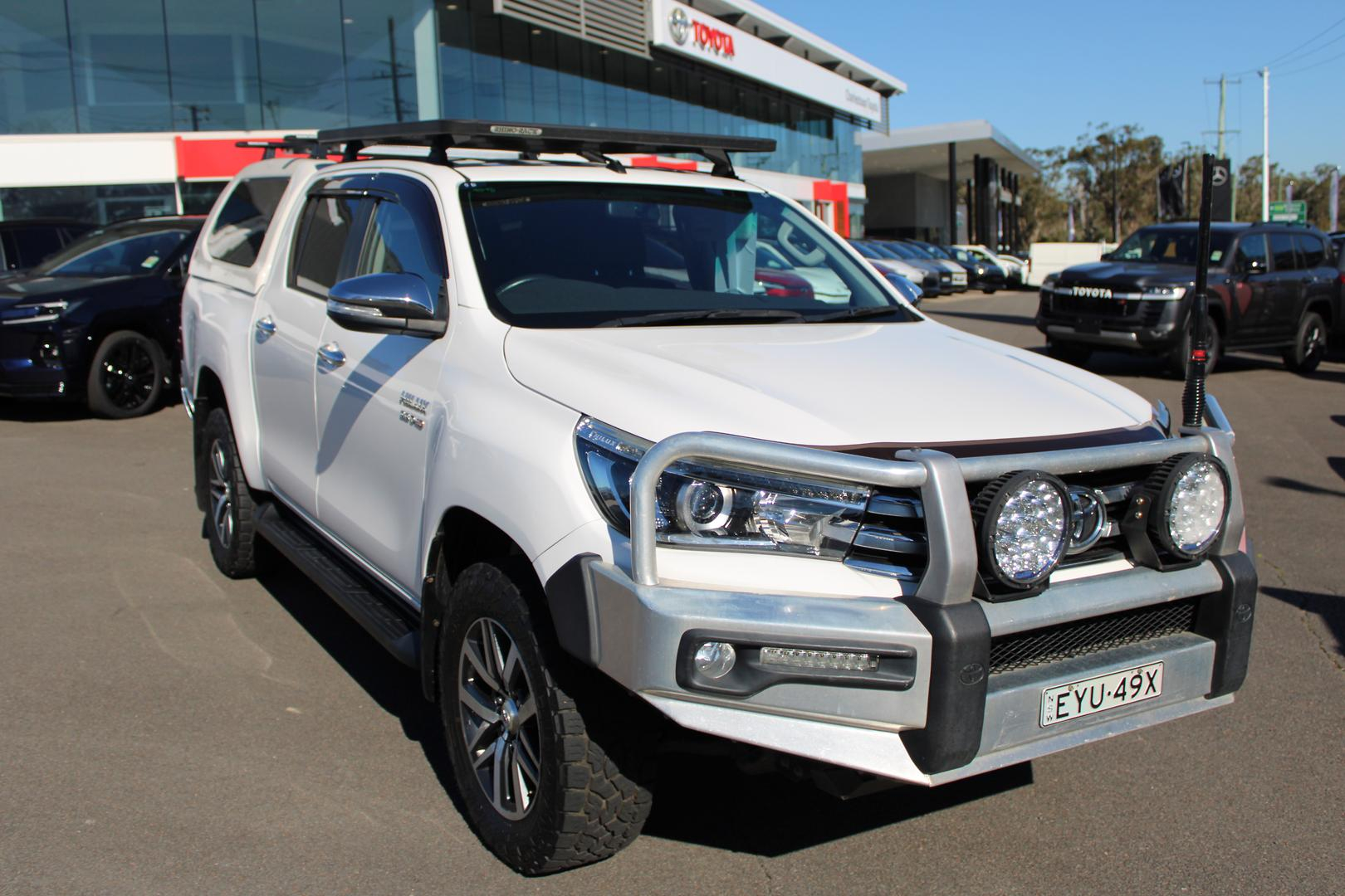 Image of 2016 Toyota Hilux SR5
