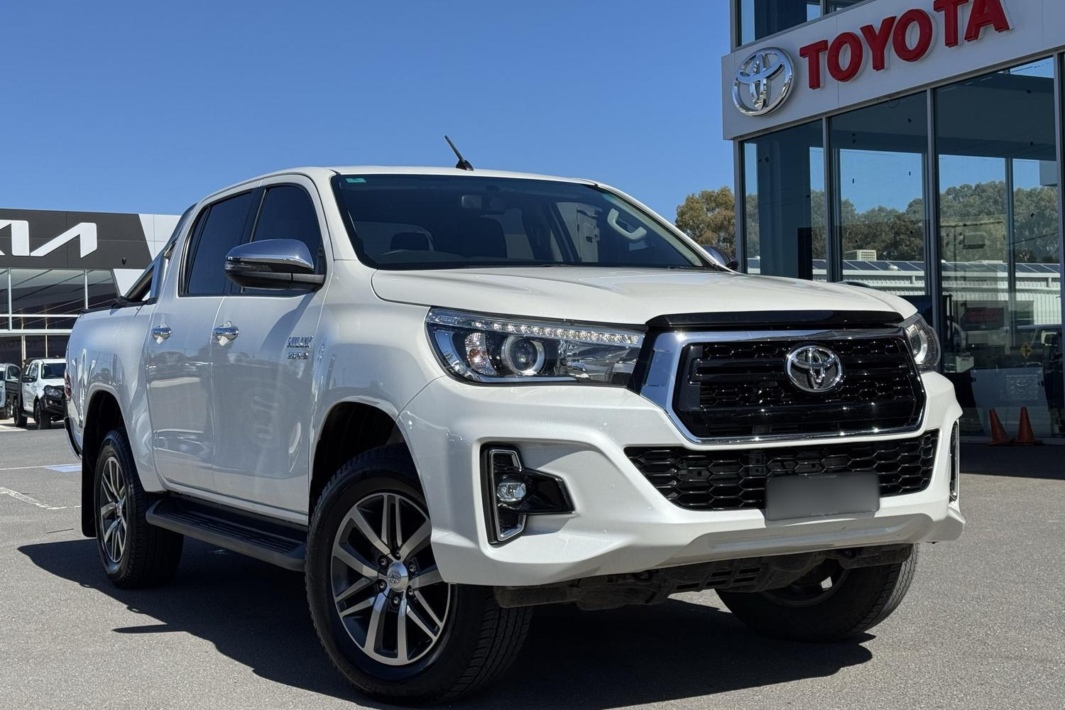 Image of 2018 Toyota Hilux 4x4 SR5
