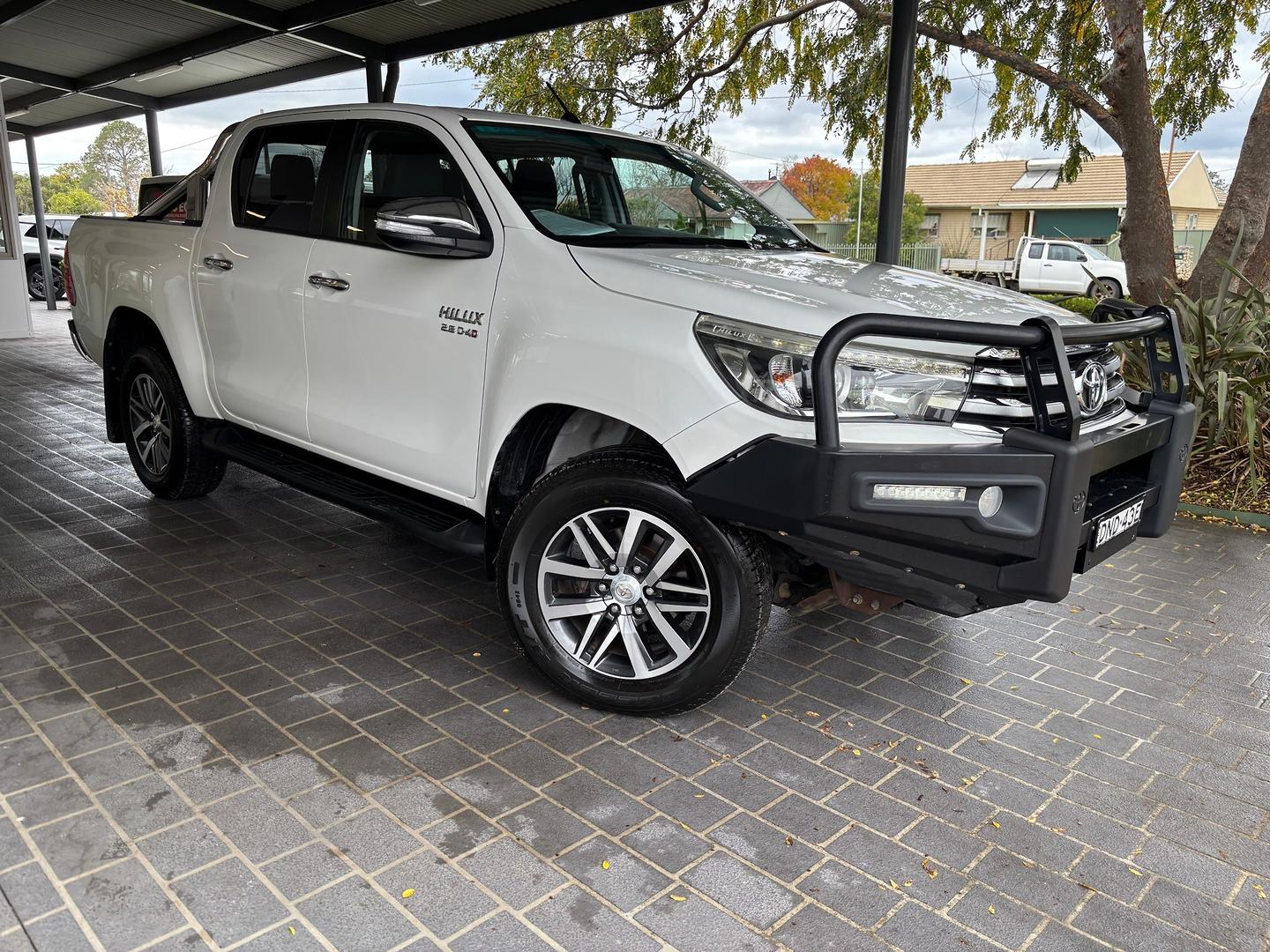 Image of 2017 Toyota Hilux 4x4 SR5