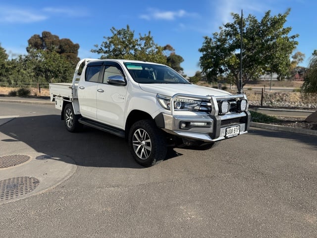 Image of 2017 Toyota Hilux 4x4 SR5