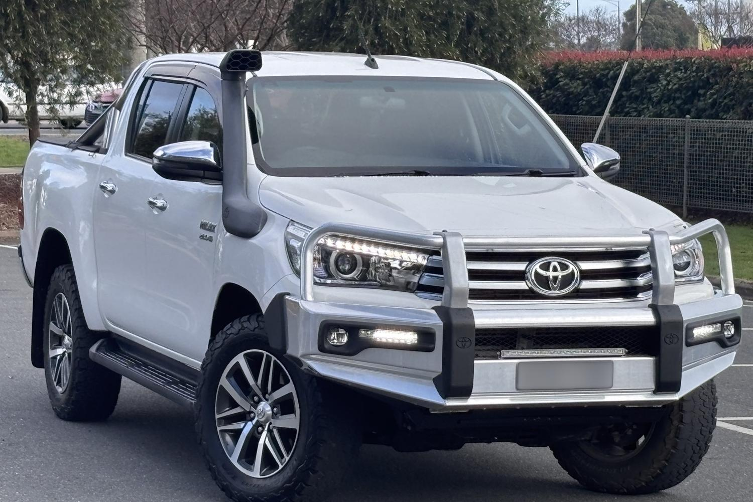 Image of 2018 Toyota HILUX SR5