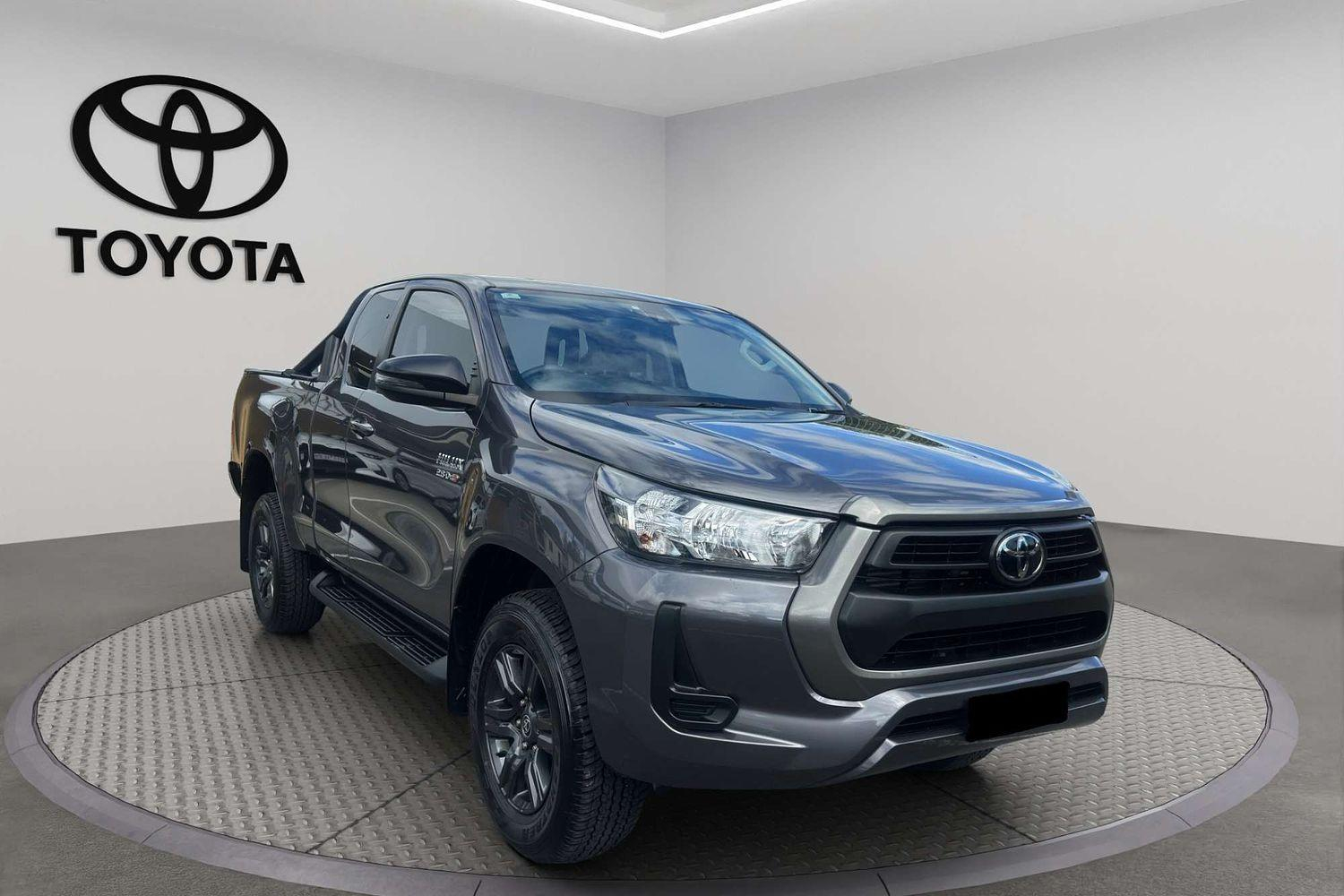 Image of 2023 Toyota Hilux SR