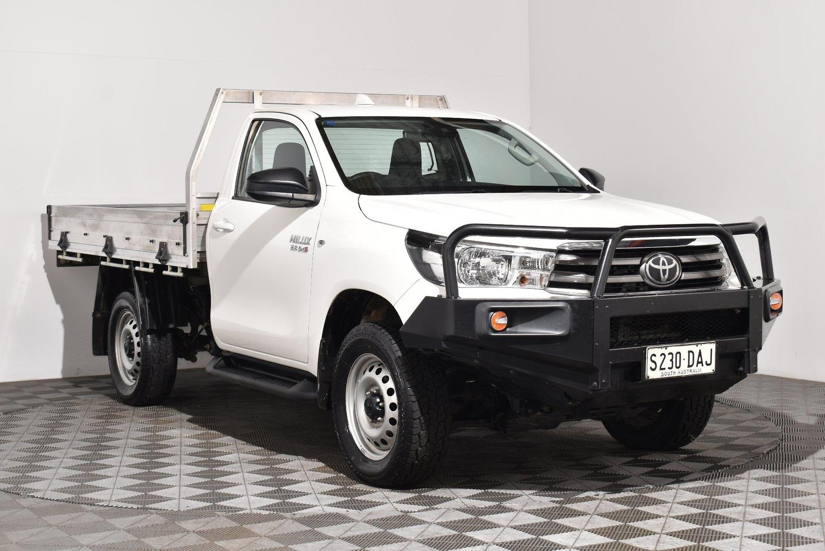 Image of 2023 Toyota Hilux 4x4 SR