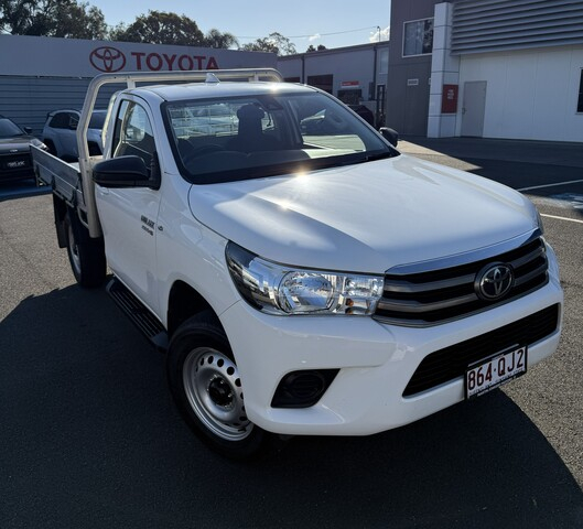 Image of 2024 Toyota Hilux 4x4 SR