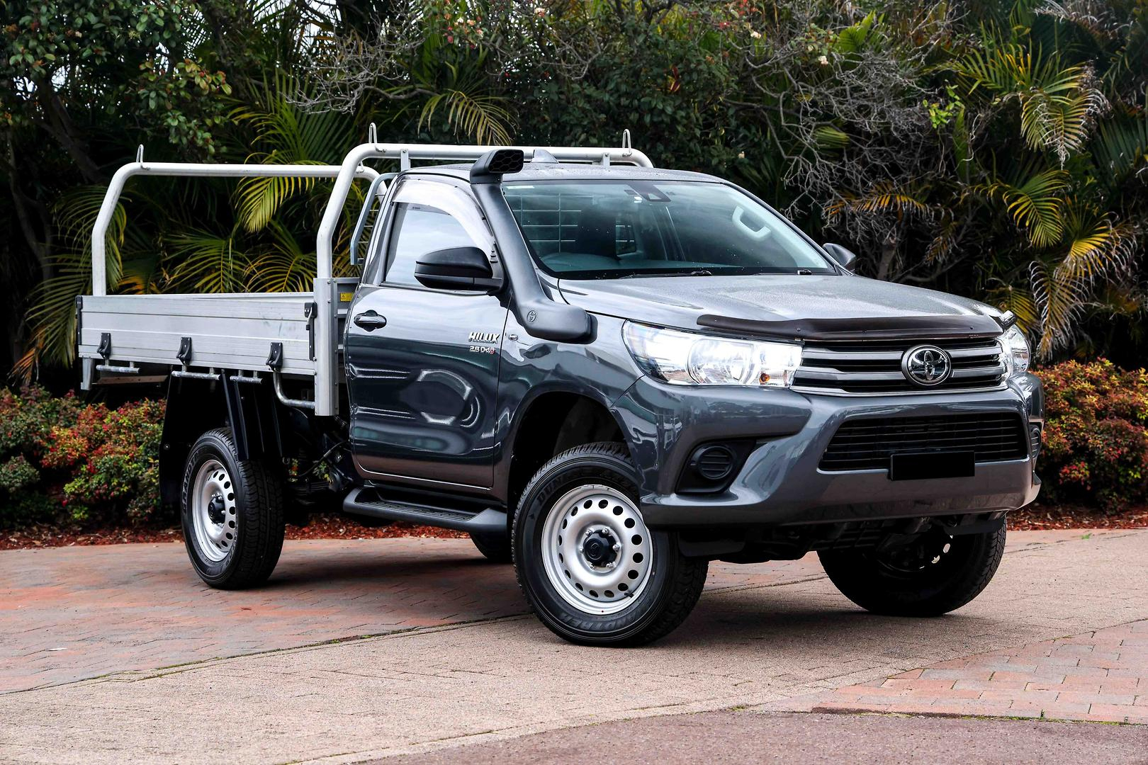 Image of 2024 TOYOTA Hilux 4x4 SR