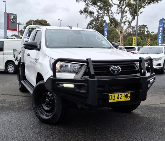 Image of 2021 Toyota Hilux 4x4 SR