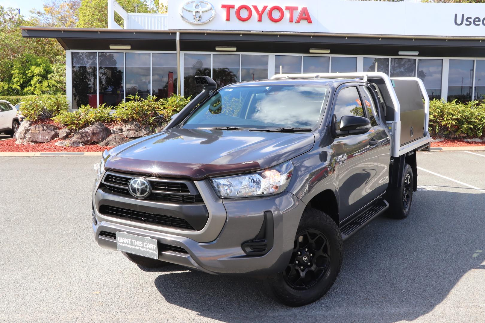 Image of 2021 Toyota Hilux 4x4 SR