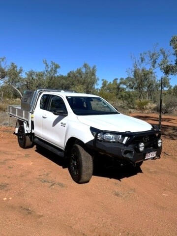 Image of 2023 Toyota Hilux 4x4 SR