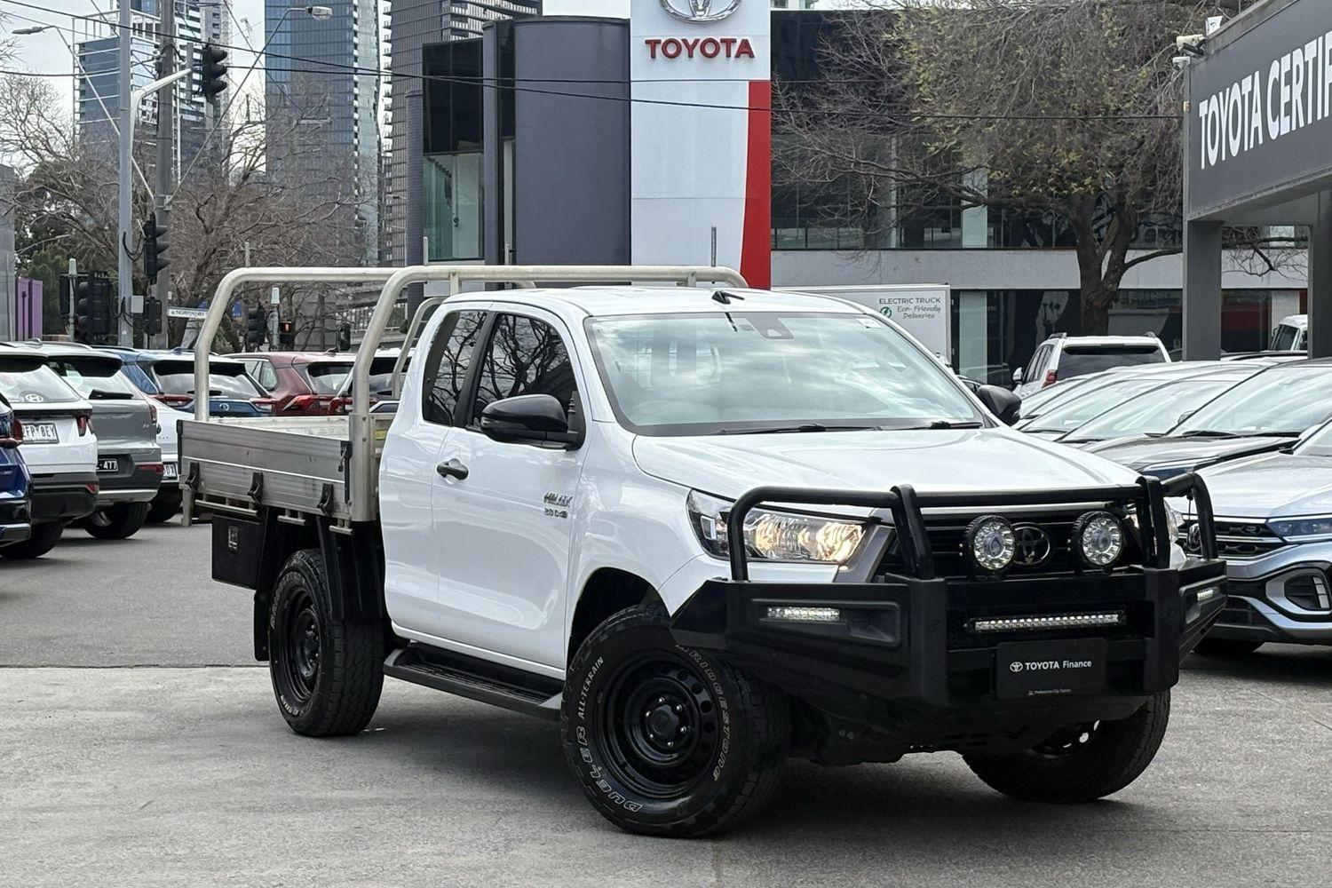 Image of 2021 Toyota Hilux 4x4 SR