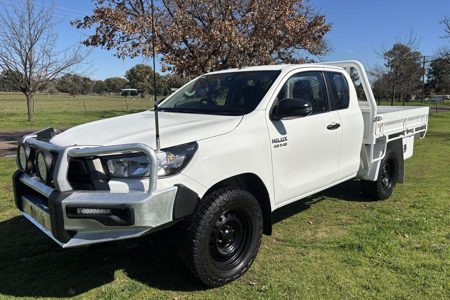 Image of 2021 Toyota Hilux 4x4 SR