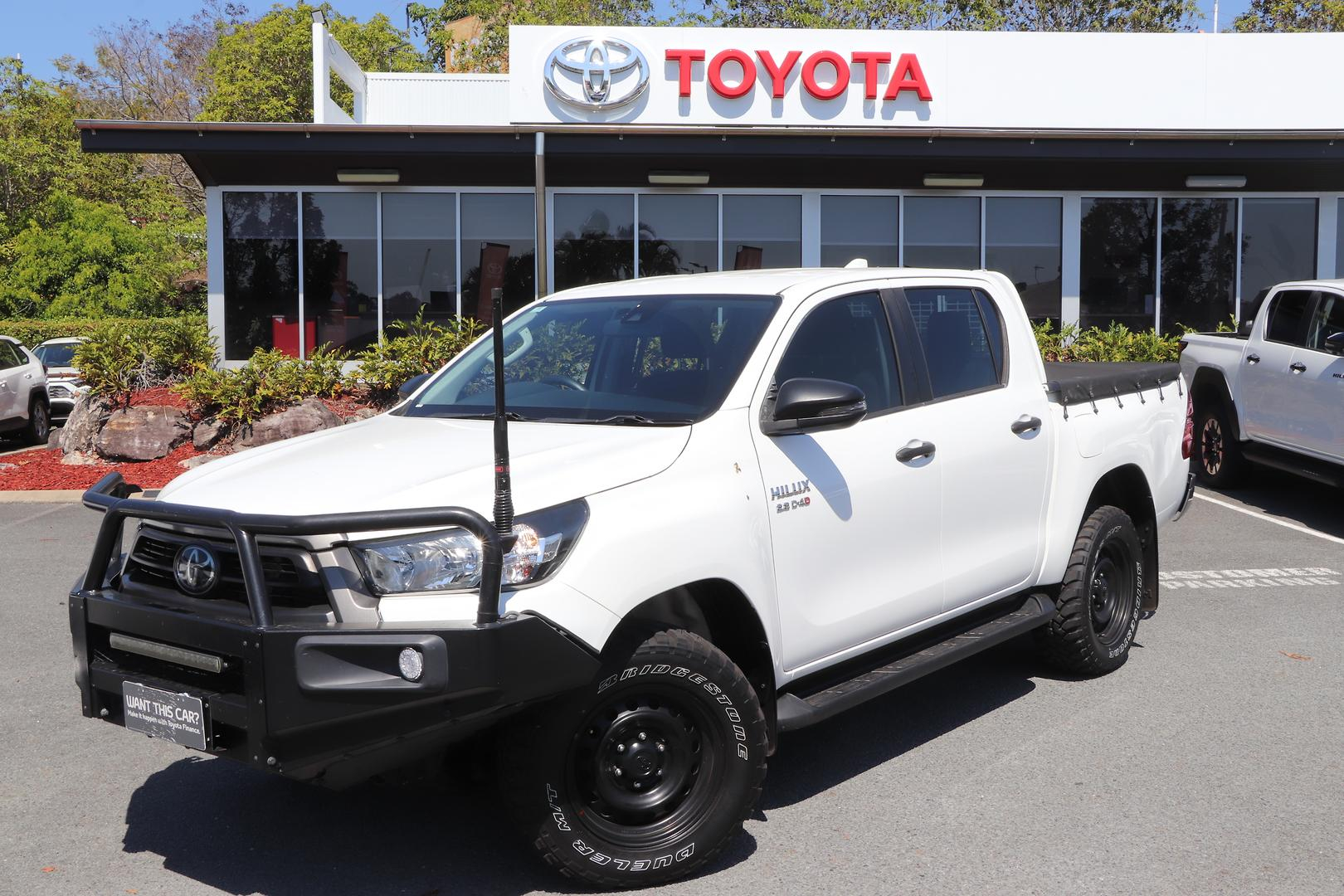 Image of 2021 Toyota Hilux 4x4 SR