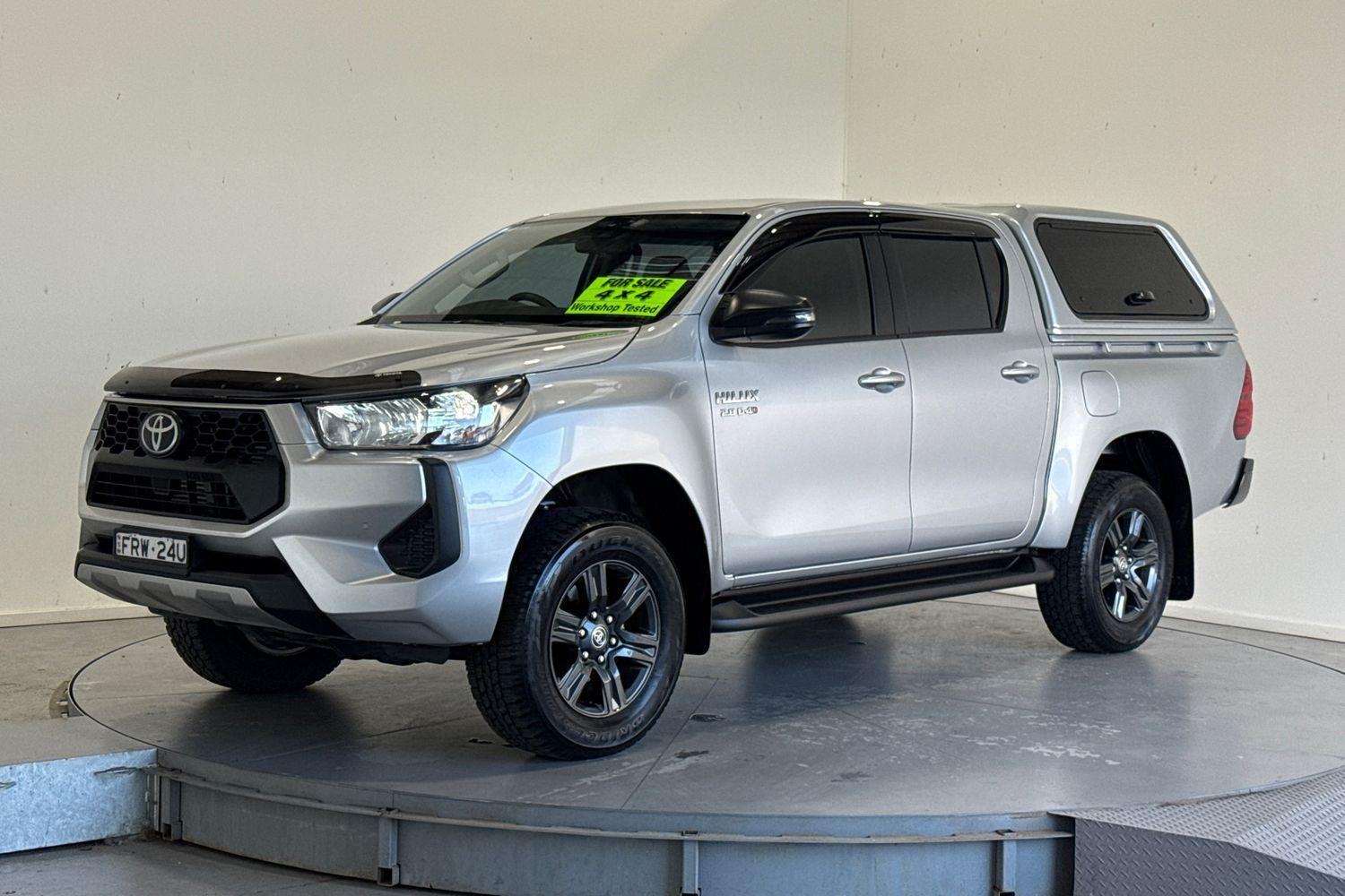 Image of 2025 TOYOTA Hilux 4x4 SR