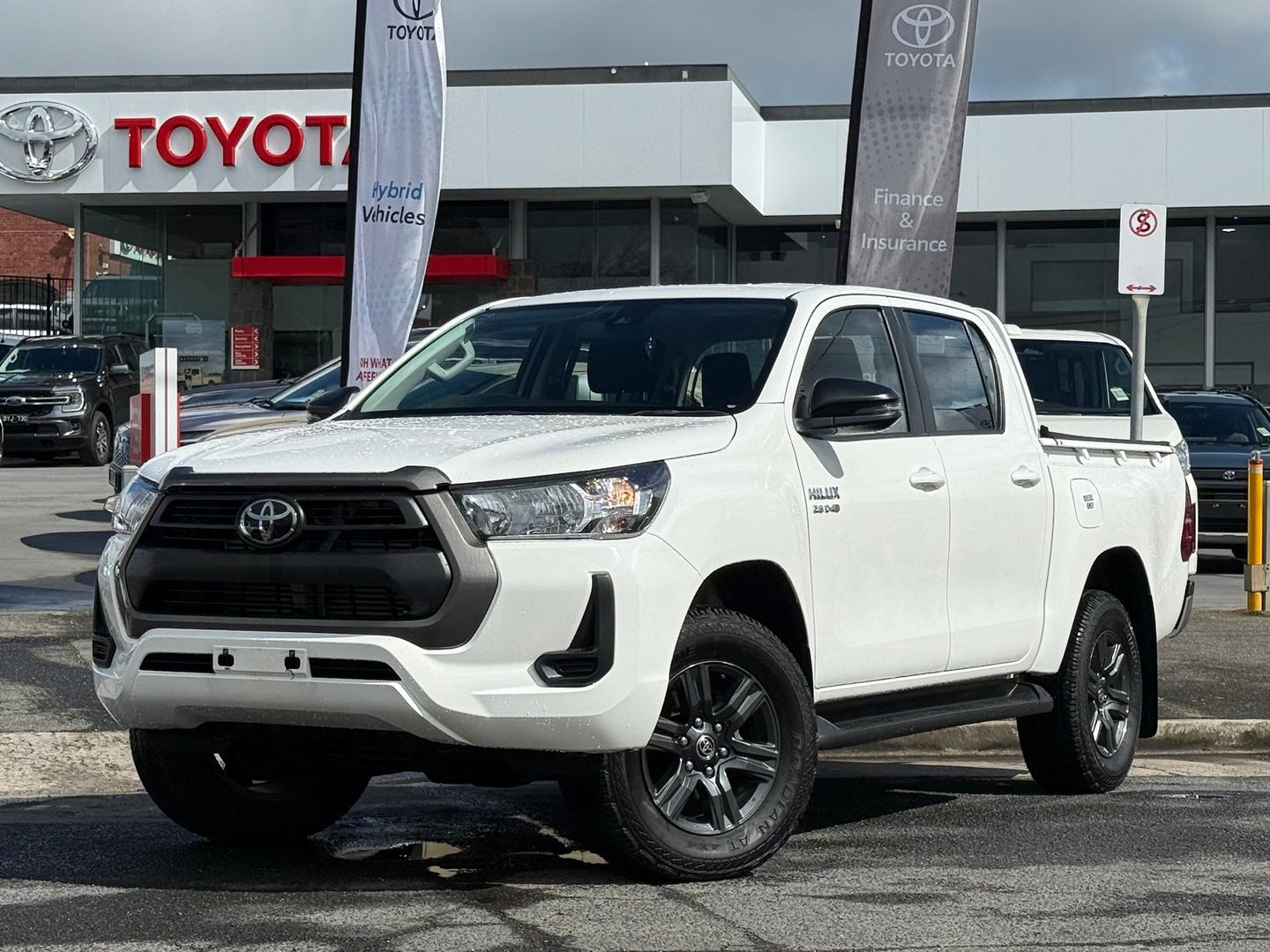 Image of 2023 Toyota Hilux SR