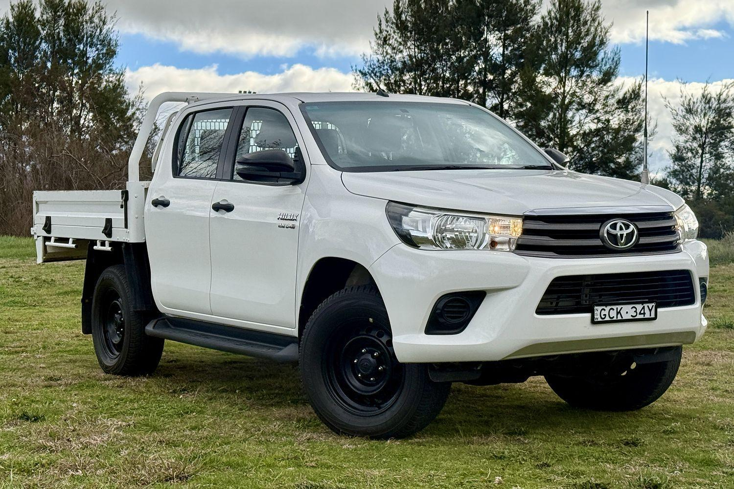 Image of 2018 Toyota Hilux 4x4 SR