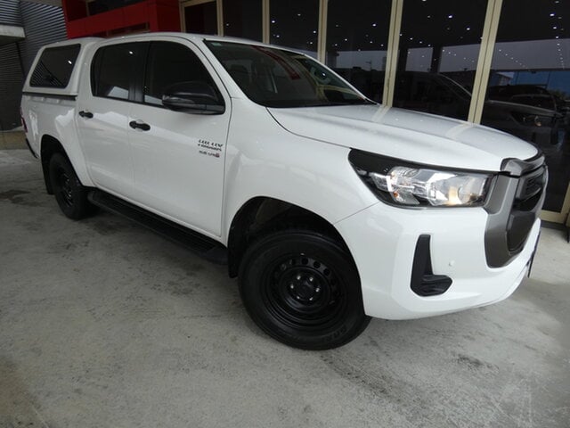 Image of 2021 Toyota Hilux 4x4 SR