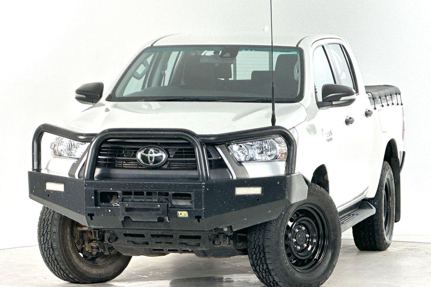 Image of 2022 Toyota Hilux SR