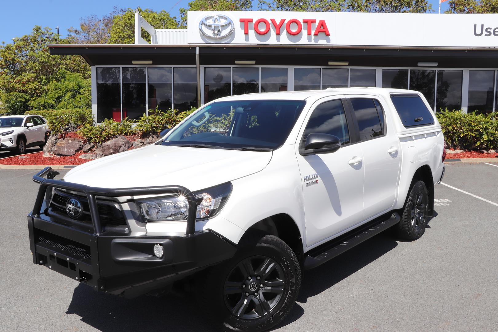 Image of 2023 Toyota Hilux 4x4 SR