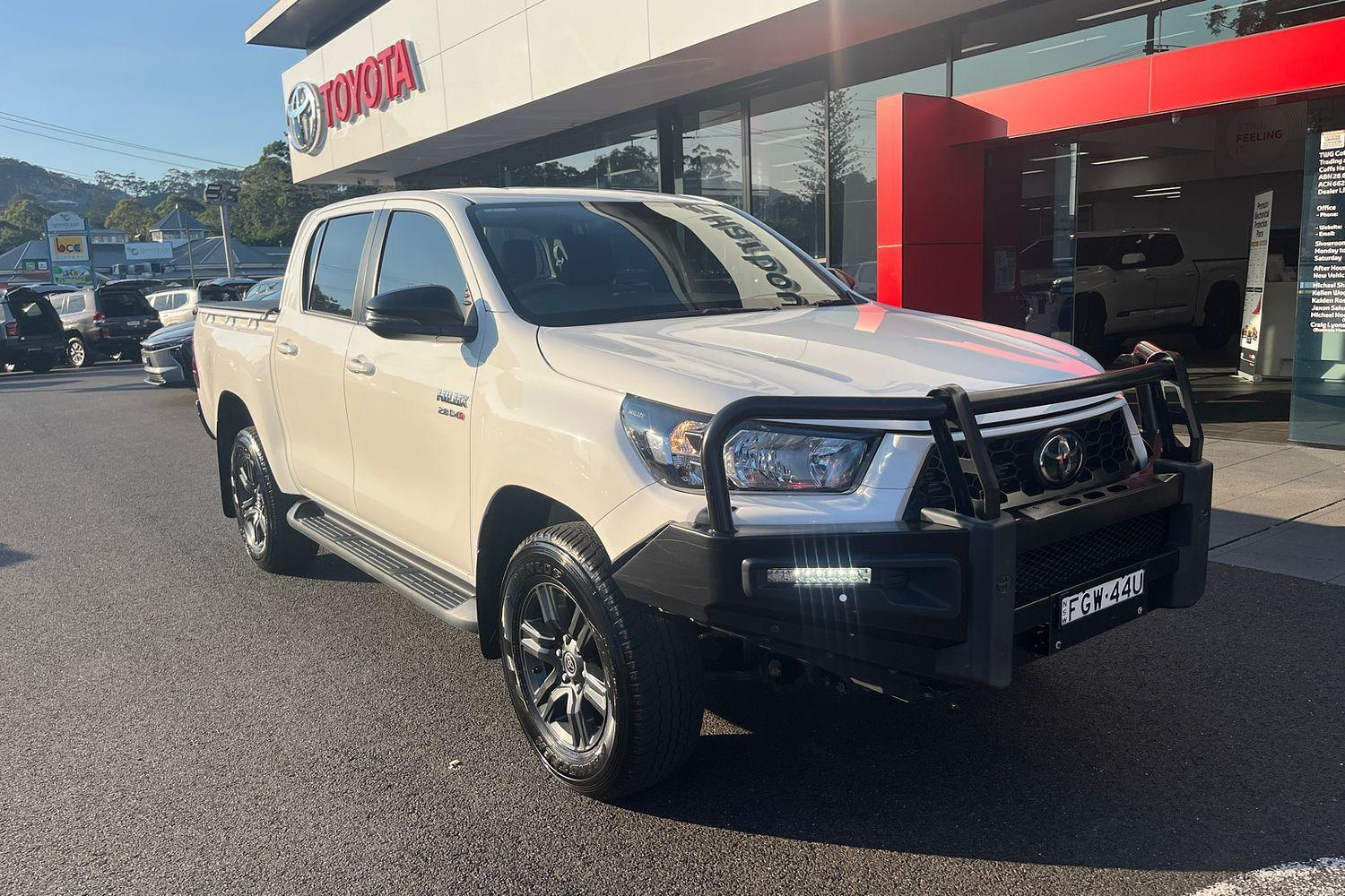 Image of 2024 Toyota Hilux SR