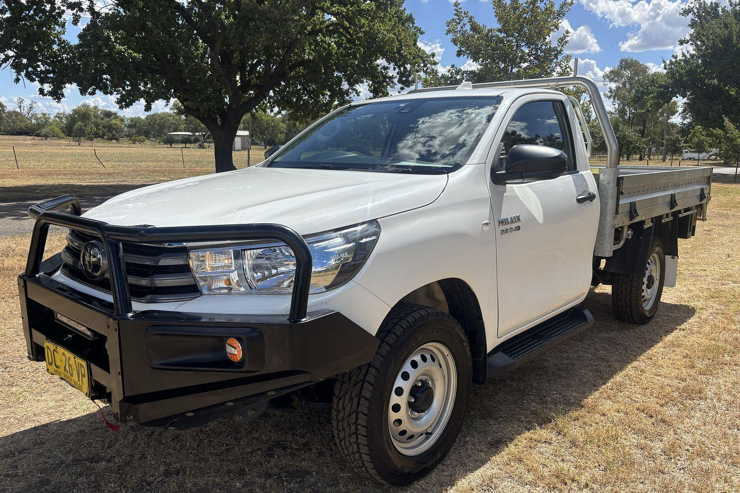 Image of 2021 Toyota Hilux 4x4 SR