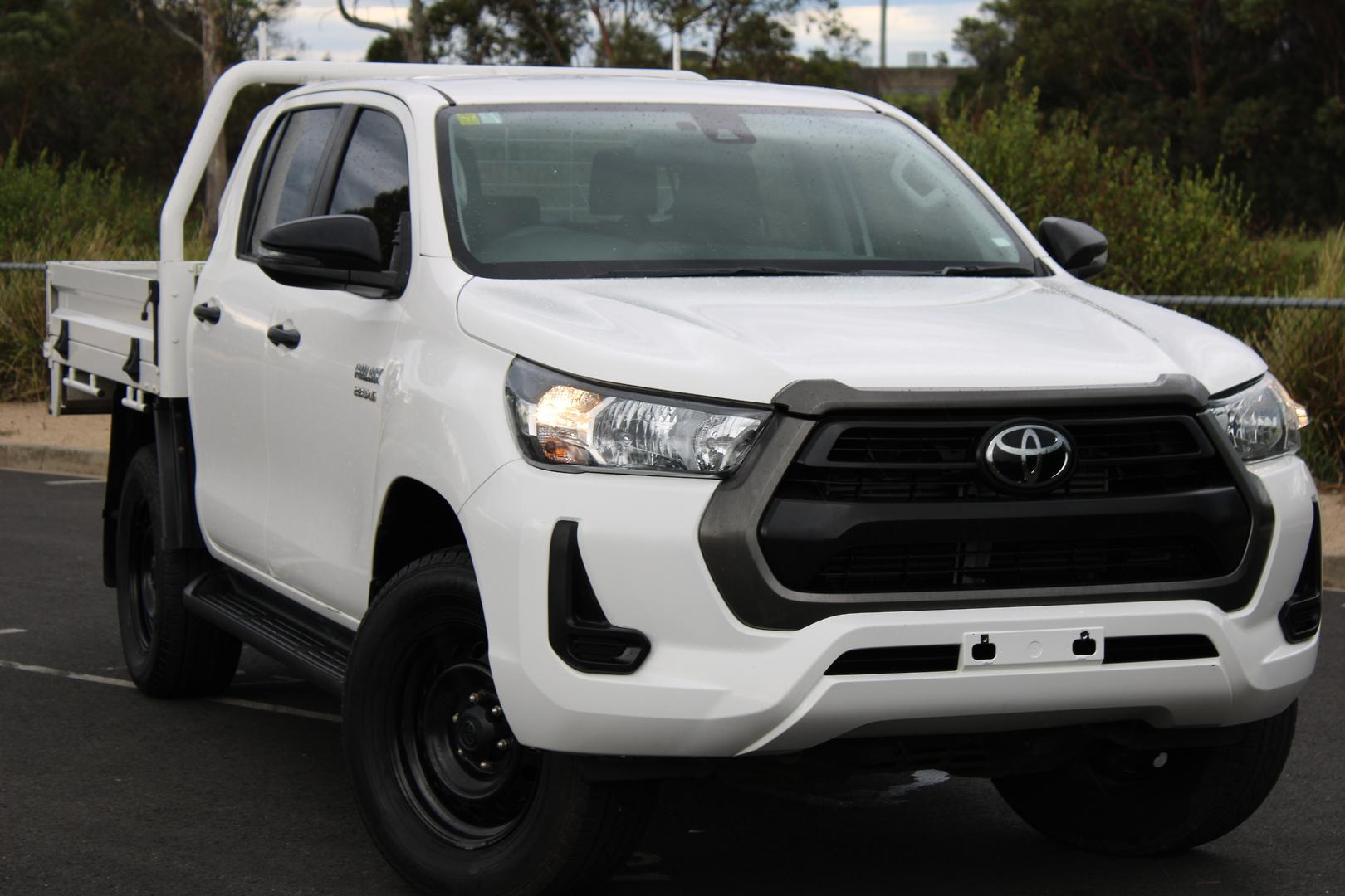 Image of 2022 Toyota Hilux 4x4 SR