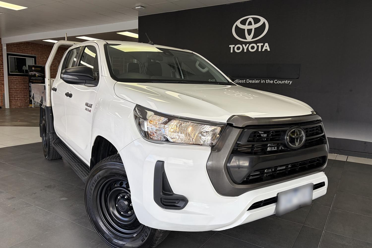 Image of 2020 Toyota Hilux 4x4 SR