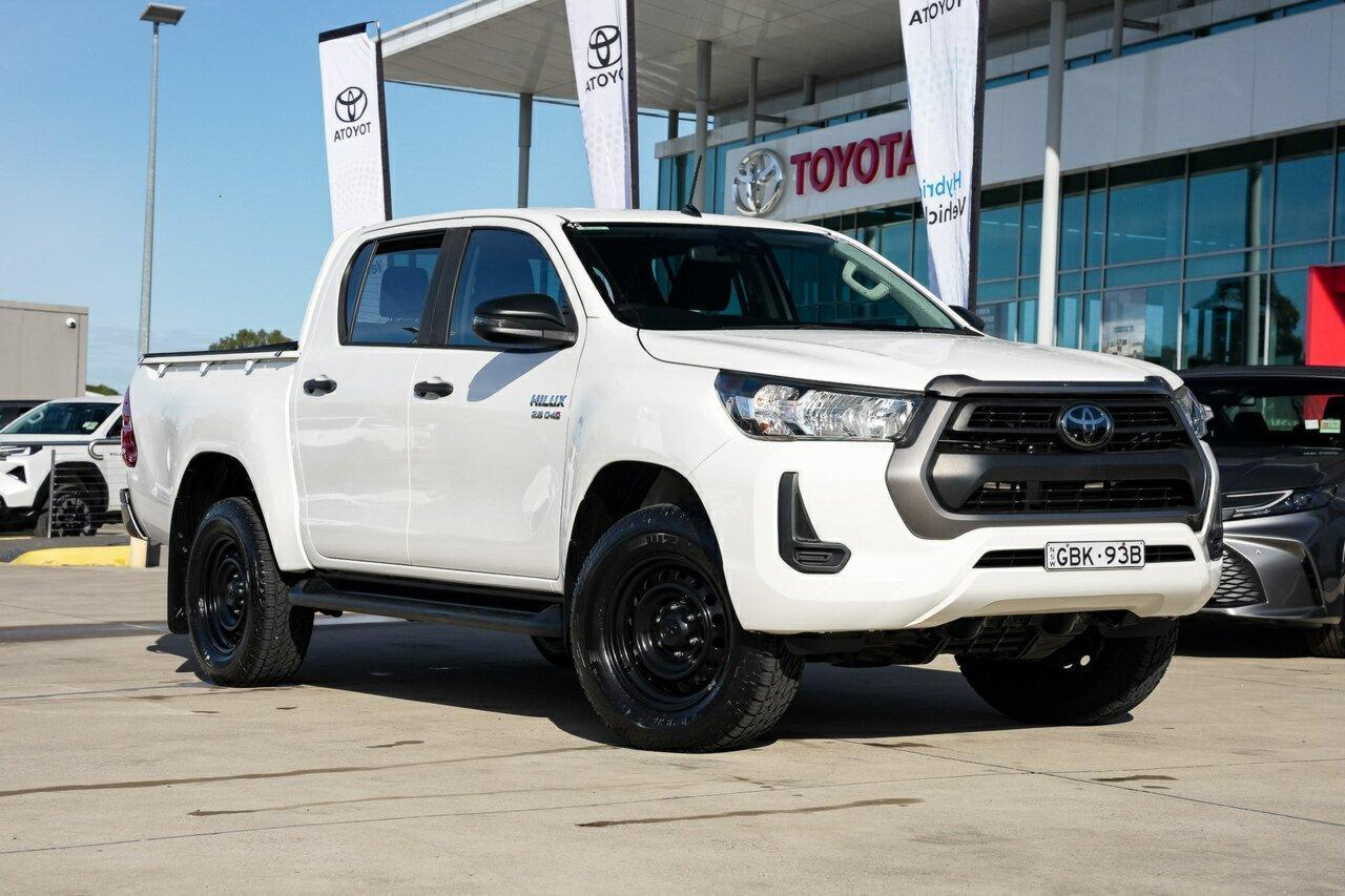 Image of 2020 Toyota Hilux 4x4 SR