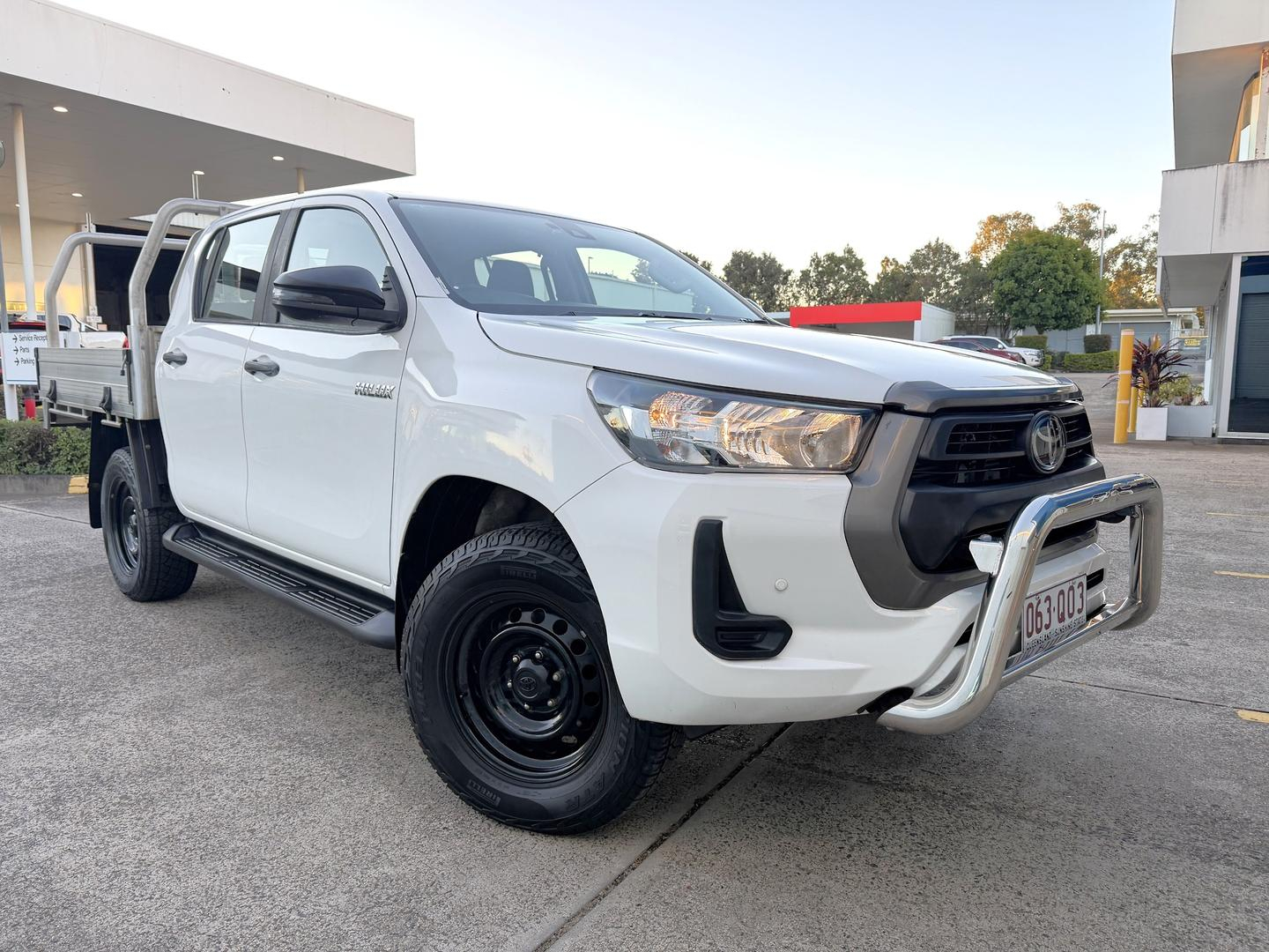 Image of 2022 Toyota Hilux 4x4 SR