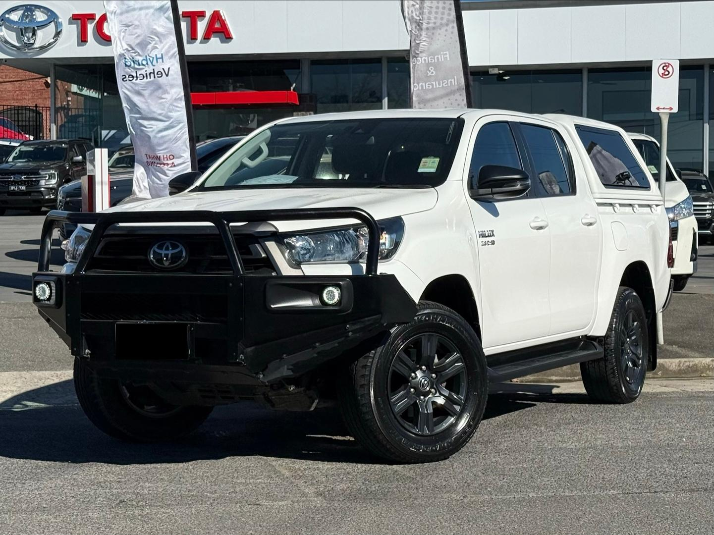 Image of 2023 Toyota Hilux SR