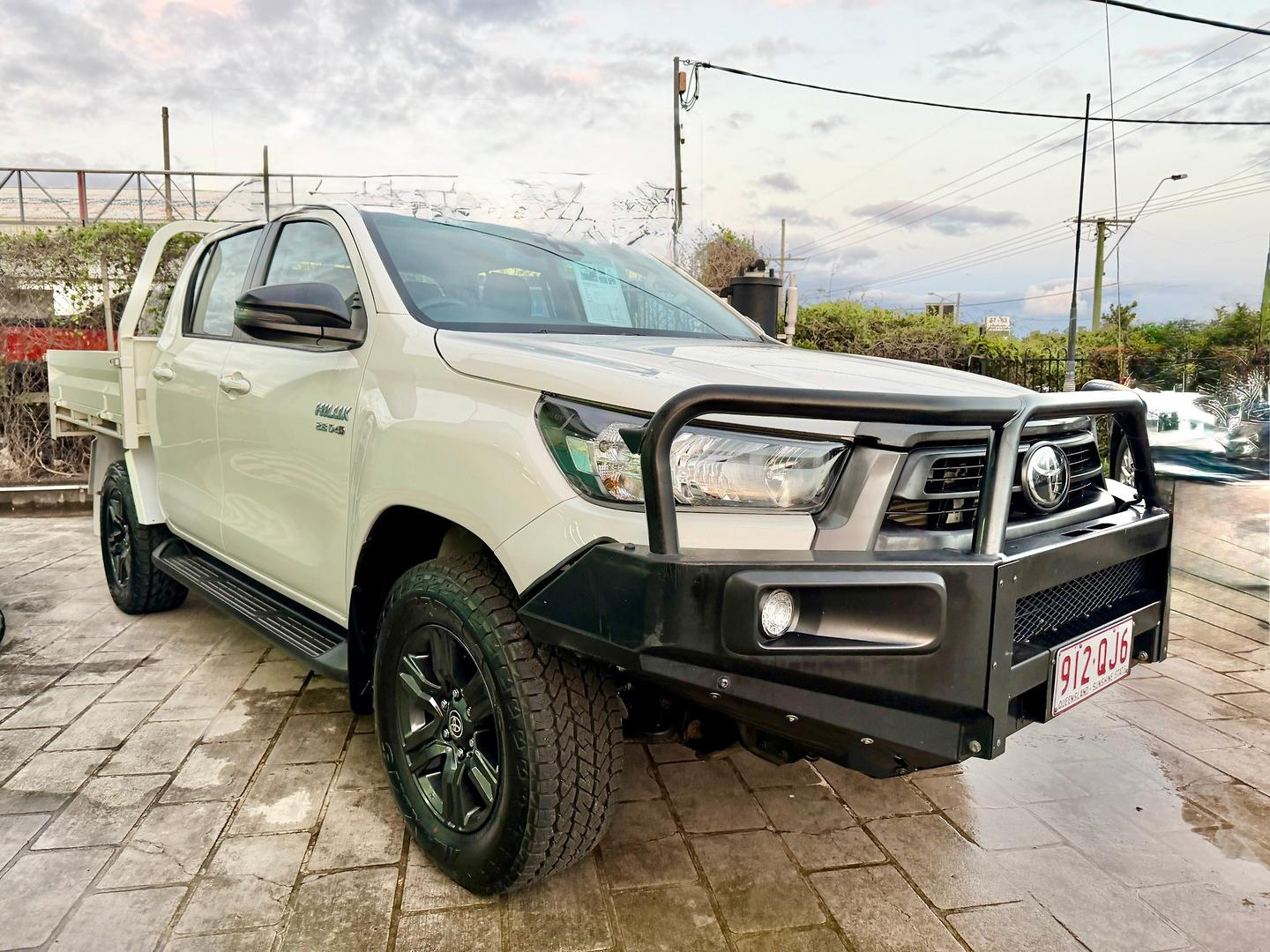 Image of 2023 Toyota Hilux 4x4 SR
