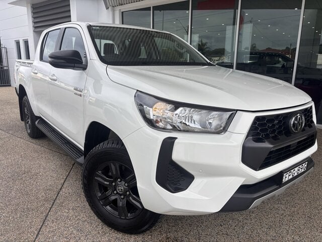Image of 2025 Toyota Hilux SR