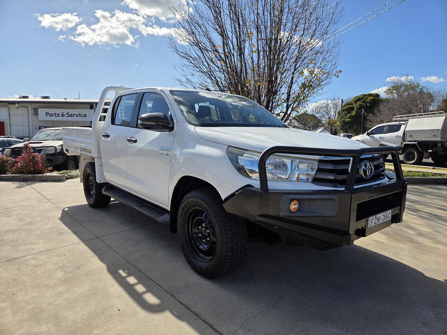 Image of 2017 Toyota Hilux 4x4 SR