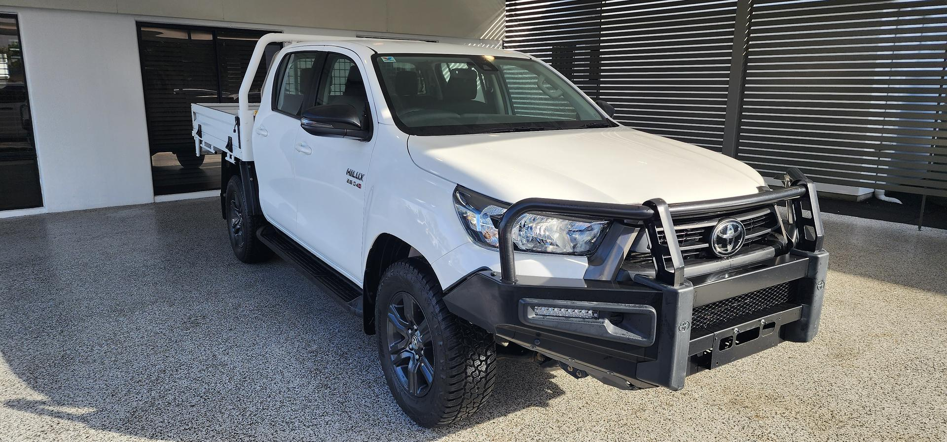 Image of 2022 Toyota Hilux 4x4 SR