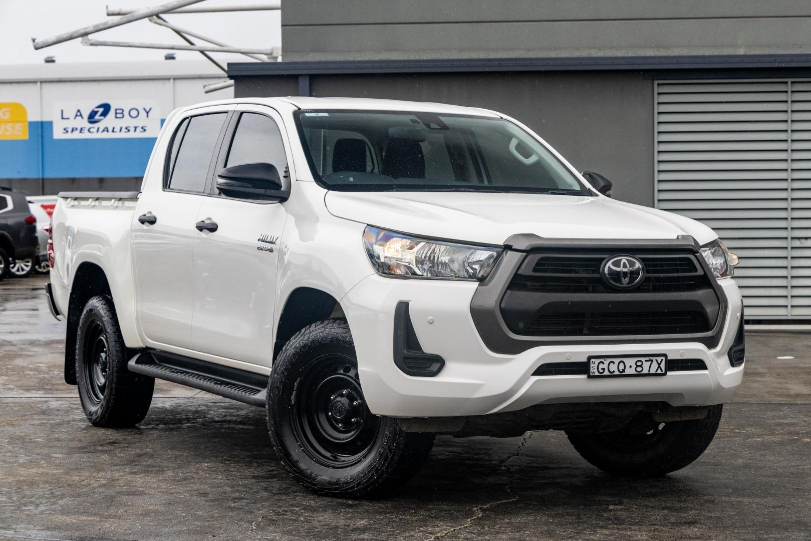 Image of 2022 Toyota Hilux SR