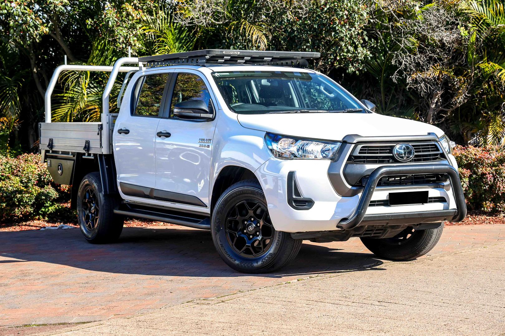 Image of 2022 TOYOTA Hilux 4x4 SR