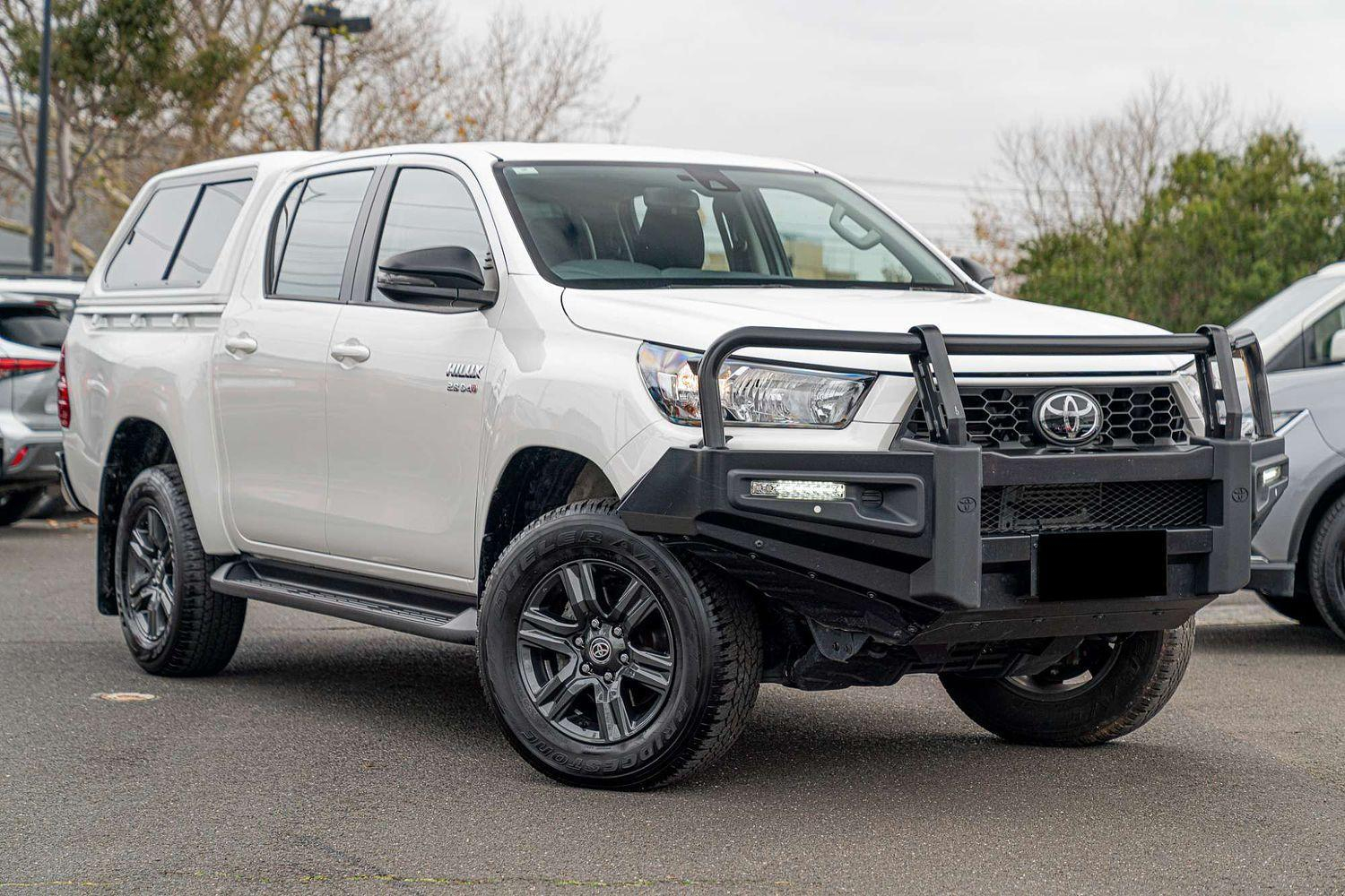 Image of 2024 Toyota Hilux 4x4 SR