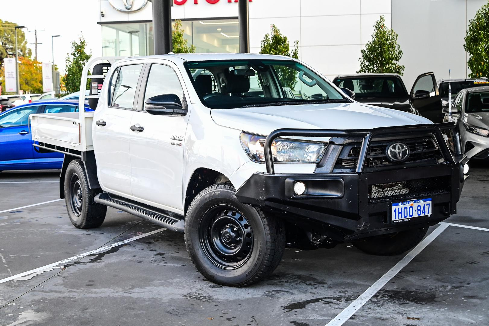 Image of 2022 Toyota Hilux 4x4 SR
